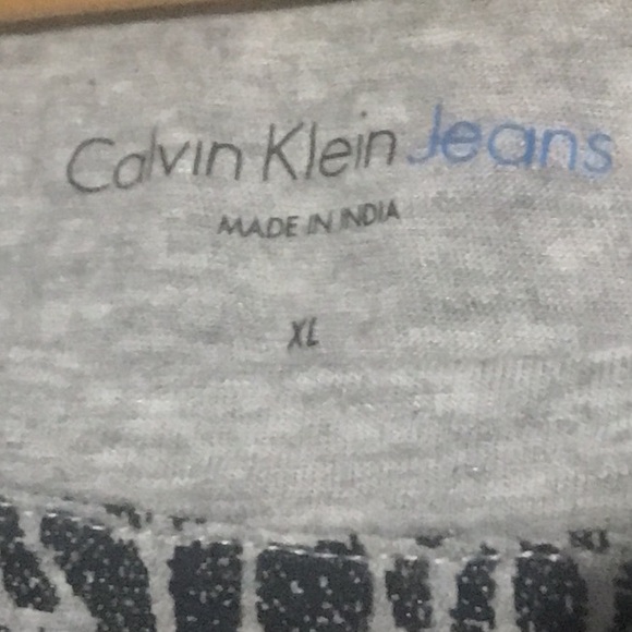 Calvin Klein Jeans Grey Cropped T Shirt - Picture 4 of 7